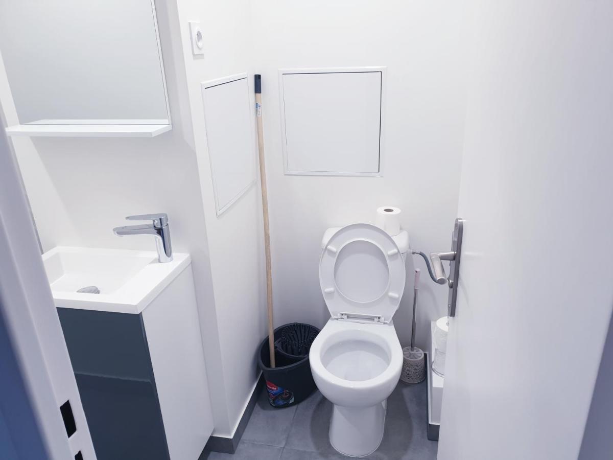 Big Flat Sea Vieuw 95 M2 5 Rooms Near Airport 5 Min Train 3 Min And Tram On Site, Beach 7 Min, 2 Showers And 2 Toilets , Neuf Grand Appartement 95 M2 5 Chambres Proche Aeroport 5 Min Train 3 Min Et Tramway Sur Place, Plage 7 Min 2 Douches Et 2 Wc Vue Nice Exterior foto