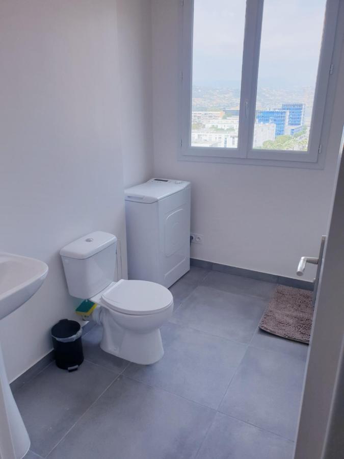 Big Flat Sea Vieuw 95 M2 5 Rooms Near Airport 5 Min Train 3 Min And Tram On Site, Beach 7 Min, 2 Showers And 2 Toilets , Neuf Grand Appartement 95 M2 5 Chambres Proche Aeroport 5 Min Train 3 Min Et Tramway Sur Place, Plage 7 Min 2 Douches Et 2 Wc Vue Nice Exterior foto